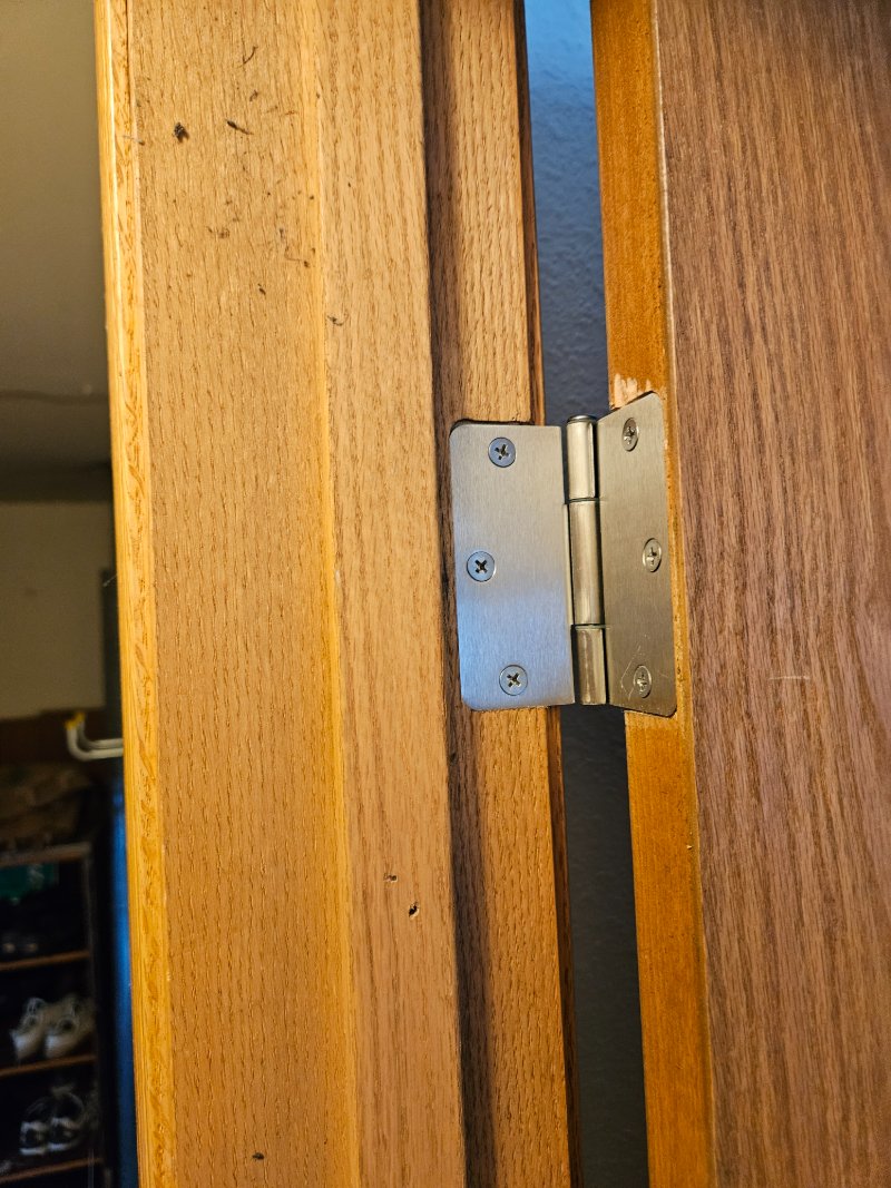 Door hinge